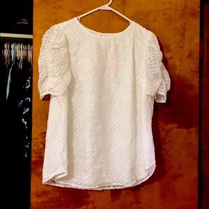 Short sleeve blouse with a floral pattern